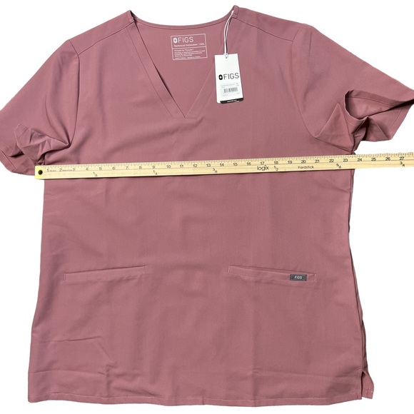 Figs Casma Three-Pocket Scrub Top New with Tags in Mauve size 2XL - Picture 4 of 7